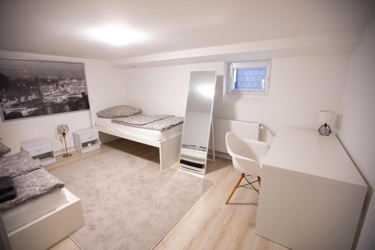 80Qm - 4 Rooms - Private Parking - Keller-Basement - Mallibase Apartments ฮันโนเวอร์ ภายนอก รูปภาพ