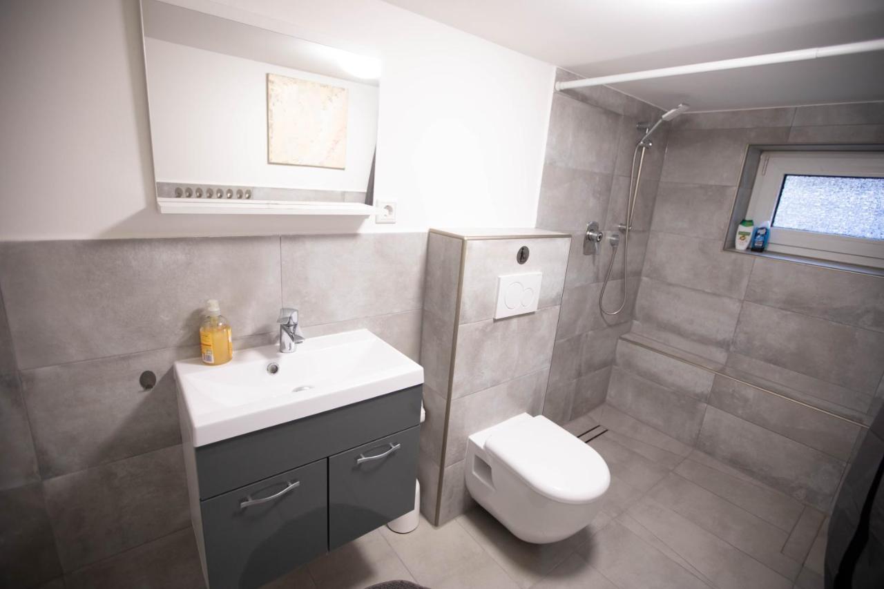 80Qm - 4 Rooms - Private Parking - Keller-Basement - Mallibase Apartments ฮันโนเวอร์ ภายนอก รูปภาพ