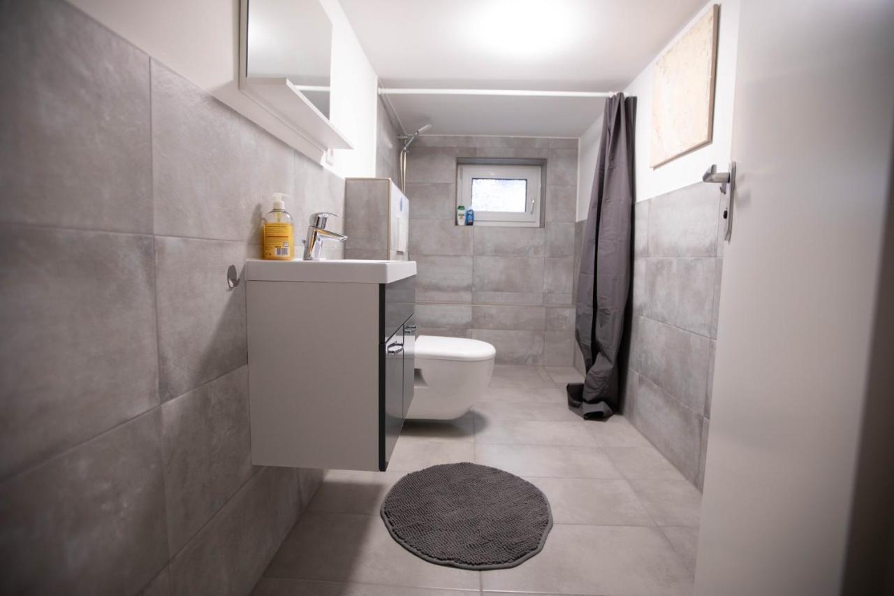80Qm - 4 Rooms - Private Parking - Keller-Basement - Mallibase Apartments ฮันโนเวอร์ ภายนอก รูปภาพ